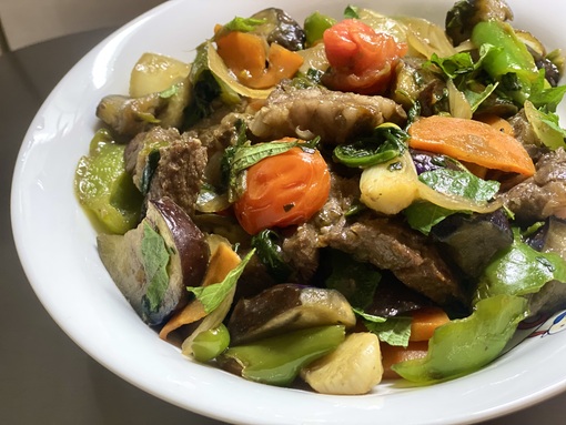 HARU(ﾊﾙ) 夏野菜肉炒め